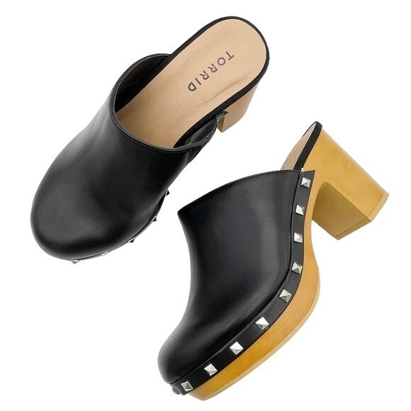 NWT Torrid Platform Studded Black Faux Leather Wooden Heel Mule Size 6.5 WW NEW - Picture 2 of 16